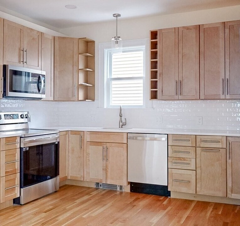 24 Marney St in Cambridge, MA - Building Photo