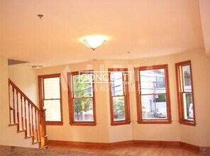 102 Allston St, Unit 10-10108 in Boston, MA - Foto de edificio - Building Photo