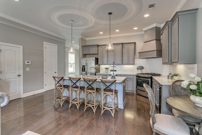 property at 1401 Pinnacle Park Ln