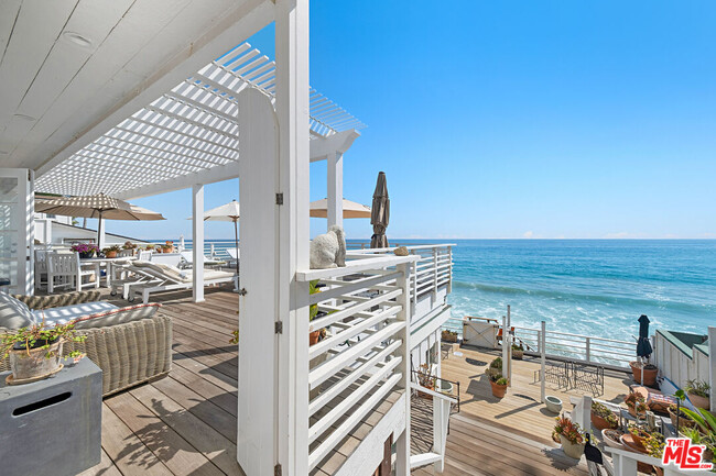 20920 Pacific Coast Hwy in Malibu, CA - Building Photo - Building Photo