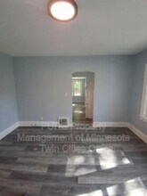 7217 63rd Ave N in Minneapolis, MN - Building Photo - Building Photo
