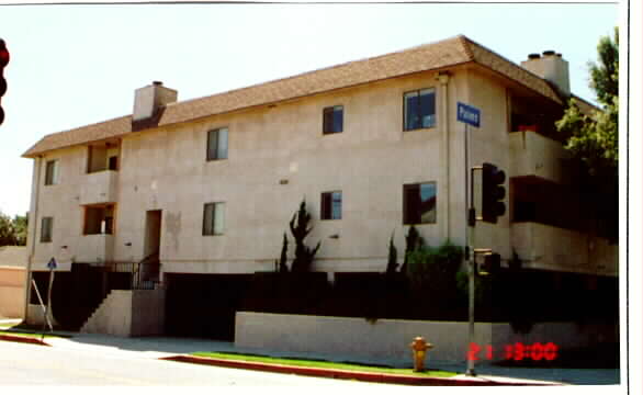 10800 Palms Blvd in Los Angeles, CA - Building Photo