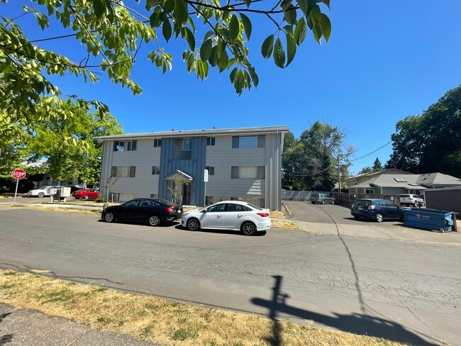 1463 NW Jackson Ave, Unit 3 in Corvallis, OR - Building Photo - Building Photo