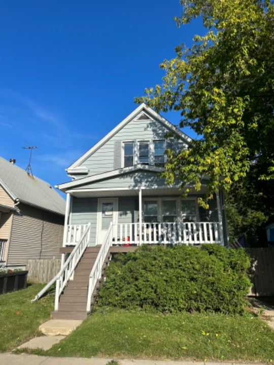 1809 17th Ave in South Milwaukee, WI - Building Photo