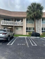 7450 Miami Lakes Dr in Hialeah, FL - Building Photo