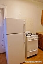 349 Pleasant St, Unit B1-15 in Malden, MA - Foto de edificio - Building Photo