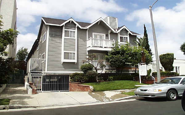 2469 Purdue Ave in Los Angeles, CA - Building Photo