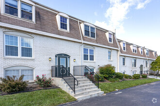 Huntley Ridge East at Hanley Ln. in Frankfort, KY - Foto de edificio