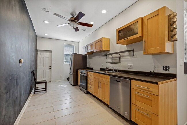 1921 Guilford Ave photo'