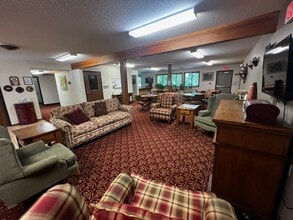 Oak Ridge Manor Senior 62+ Apartments in Melrose, MN - Foto de edificio - Building Photo