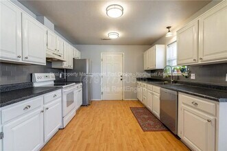3231 Shale St in Fayetteville, AR - Building Photo - Building Photo