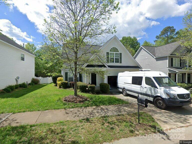 19215 Kanawha Dr in Cornelius, NC - Building Photo