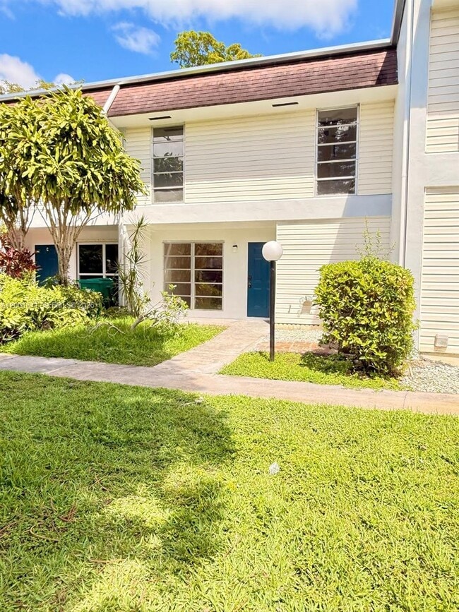 3301 Raleigh St in Hollywood, FL - Building Photo - Building Photo