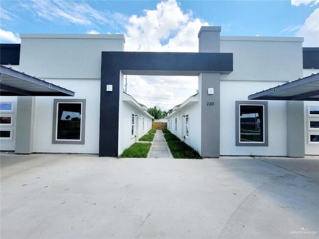 2201 S Pamplona St, Unit 4