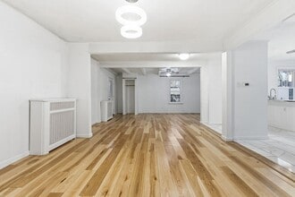 16 Floyd St in Woburn, MA - Building Photo - Building Photo