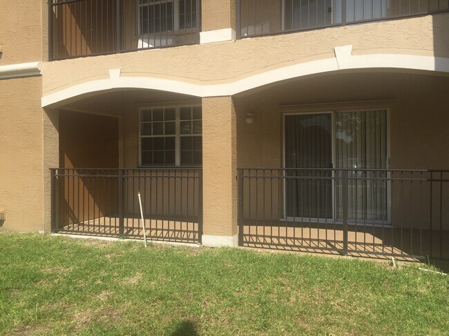 201 SW 116th Ave, Unit 105 in Pembroke Pines, FL - Building Photo - Building Photo
