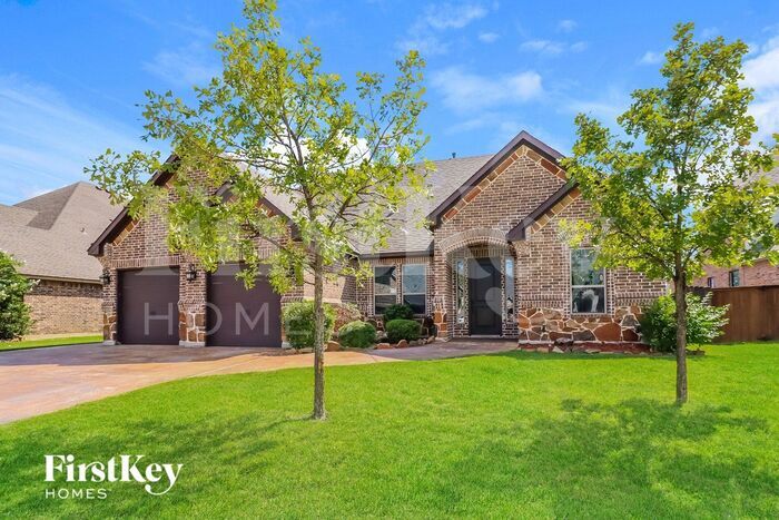 723 La Paloma Rd in Sanger, TX - Building Photo