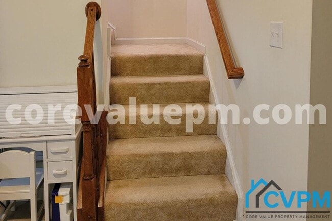 8511 Pine Meadows Dr in Odenton, MD - Foto de edificio - Building Photo