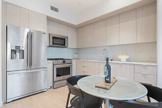 5851 W 88th St in Los Angeles, CA - Building Photo - Building Photo