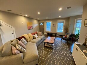 15 Oakdale St, Unit 1 in Boston, MA - Building Photo - Building Photo