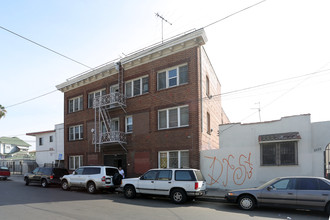 Eau Claire Apartments in Los Angeles, CA - Building Photo - Building Photo