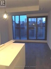 5 St Joseph St in Toronto, ON - Building Photo - Building Photo