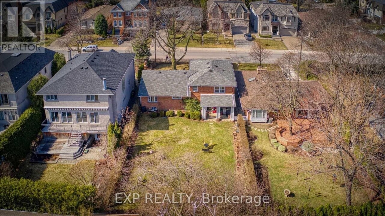 23 Birchwood Ave in Toronto, ON - Building Photo