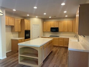 17008 Spring Canyon Pl in Riverside, CA - Building Photo - Building Photo