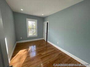 372 Oxford St in Cambridge, MA - Foto de edificio - Building Photo