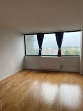 1 Bay Club Dr in Queens, NY - Building Photo - Building Photo