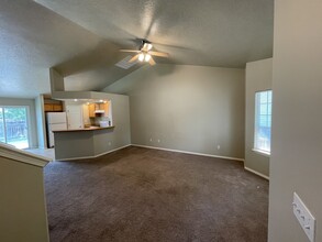 5074 W Alderstone St in Meridian, ID - Building Photo - Building Photo