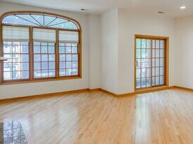 3338 N Sheffield Ave, Unit 4 in Chicago, IL - Building Photo