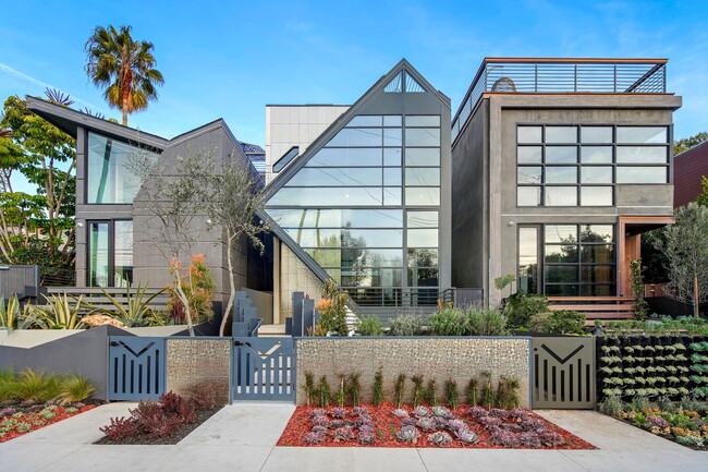 840 California Ave in Los Angeles, CA - Foto de edificio - Building Photo