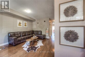 38 Howe Dr in Kitchener, ON - Building Photo - Building Photo