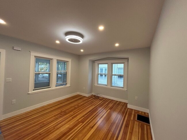 52 Flynt St in Quincy, MA - Building Photo - Building Photo