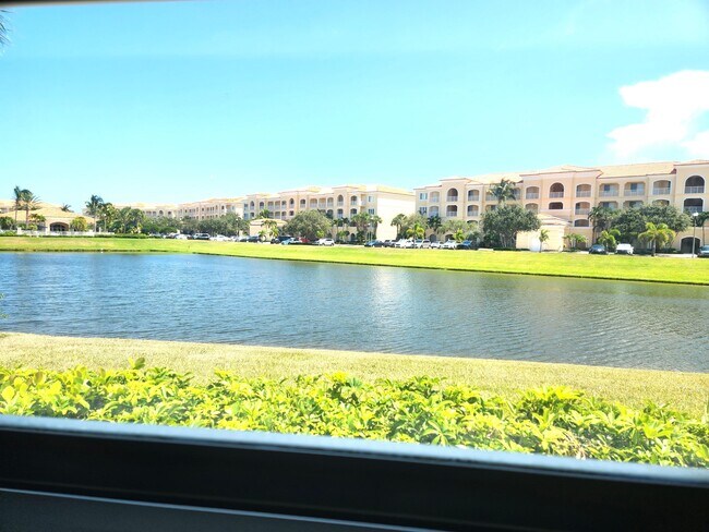 property at 1 Harbour Isle Dr E