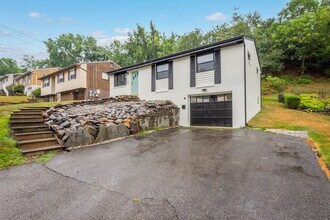 1549 Nash Ave in Pittsburgh, PA - Foto de edificio - Building Photo