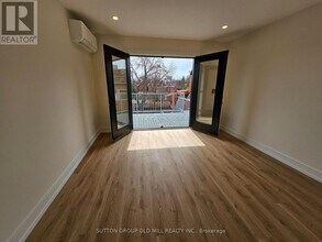 3293 Dundas St W in Toronto, ON - Building Photo - Building Photo