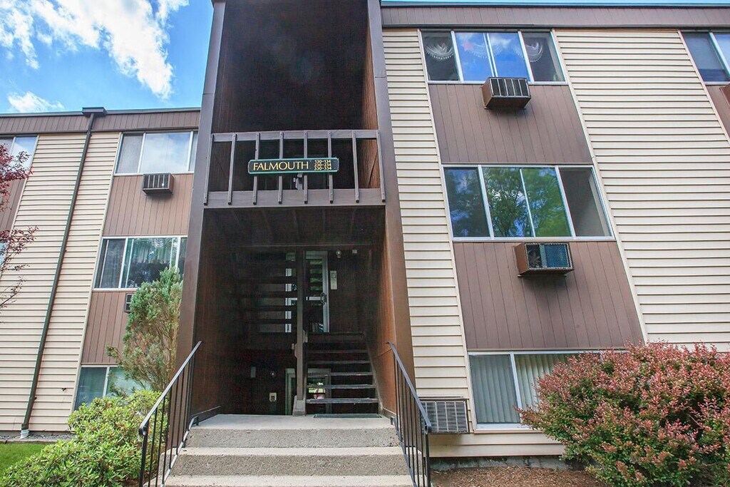 East Bay Apartments in Taunton, MA