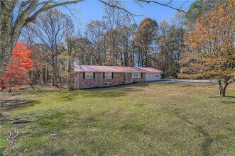 6797 Campground Rd in Cumming, GA - Foto de edificio - Building Photo