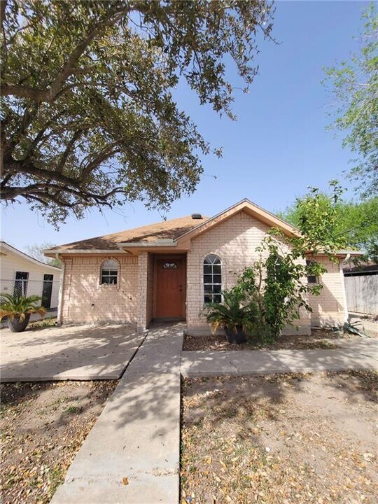 2012 Diaz Ave in McAllen, TX - Building Photo