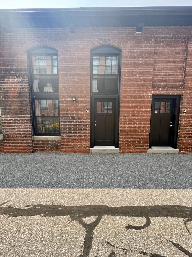 30 Lincoln St-Unit -#12 in Westbrook, ME - Building Photo - Building Photo