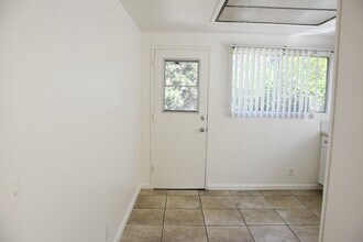 125 S Cypress St in Orange, CA - Building Photo - Building Photo