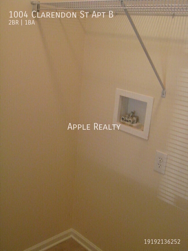 1004 Clarendon St, Unit 102 in Durham, NC - Foto de edificio - Building Photo