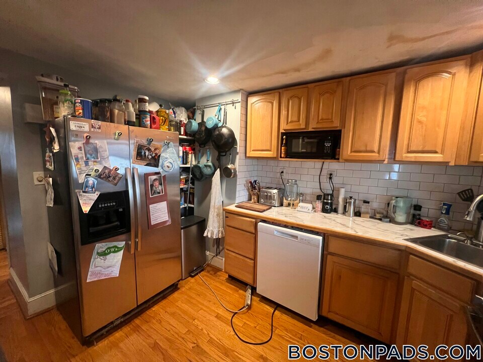 319 Bennington St in Boston, MA - Building Photo