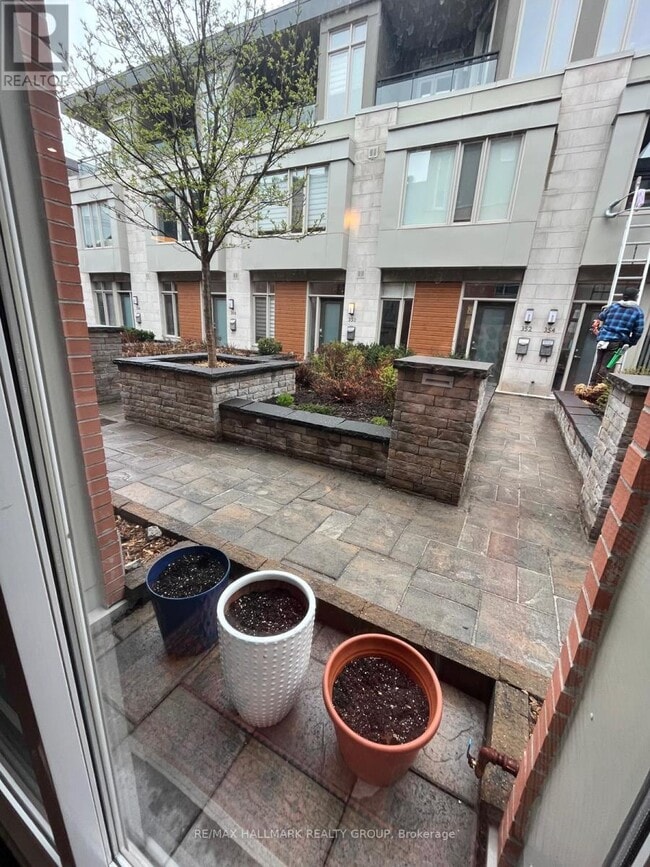 property at 356 Ravenhill Ave E
