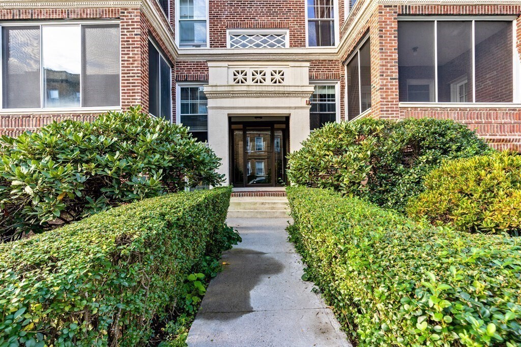 5 Vinal St, Unit 1 in Boston, MA - Foto de edificio