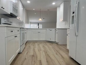 1876 Andromeda Ln in Weston, FL - Building Photo - Building Photo