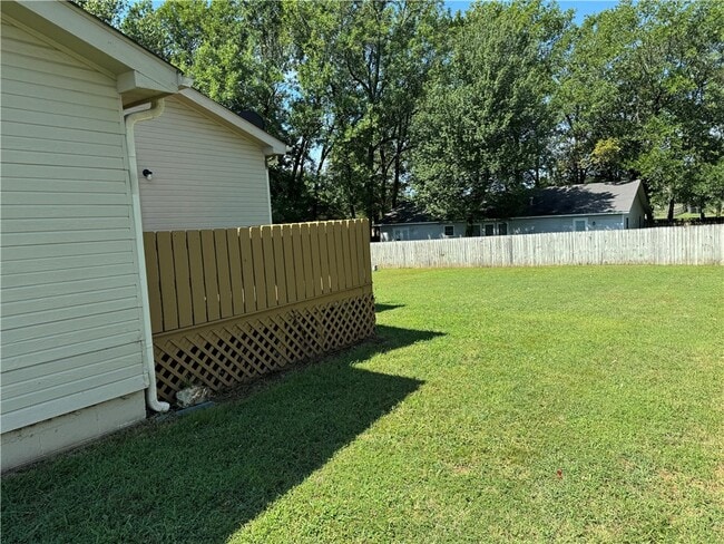 1114 Mockingbird Ln in Siloam Springs, AR - Building Photo - Building Photo