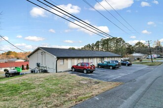 1890 NW Green Dr in Cleveland, TN - Building Photo - Building Photo